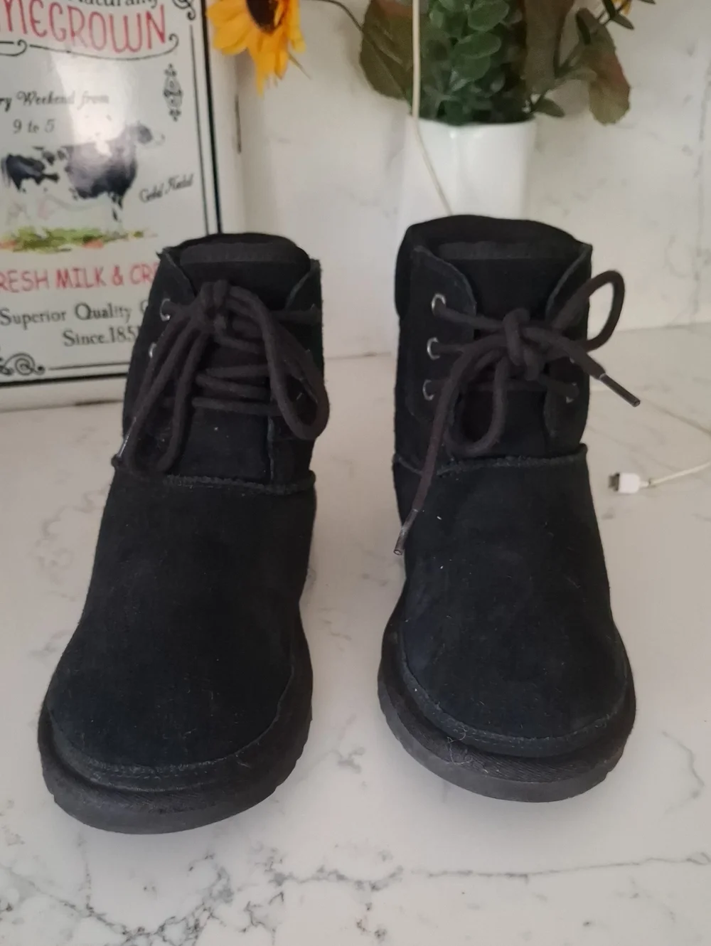 UGG Women Black Suede Lace Boots